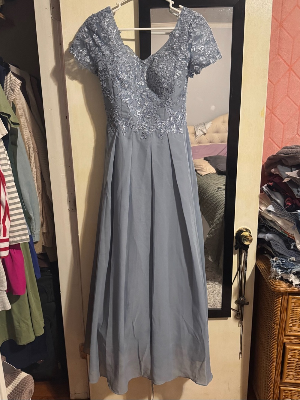 Elegant Lace Bodice Maxi Dress in Light Blue